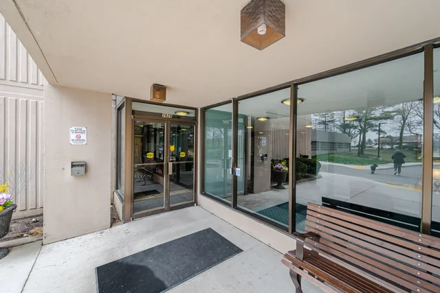 #408-2929 Aquitaine Avenue, Mississauga - photo 2