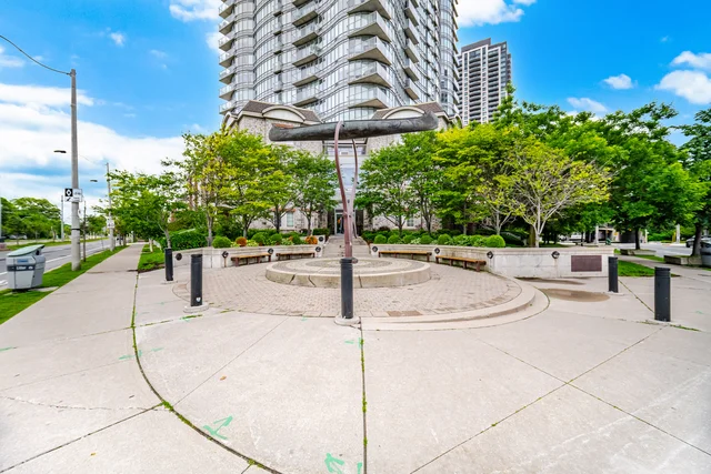 #601-15 Windermere Avenue, Toronto - photo 2