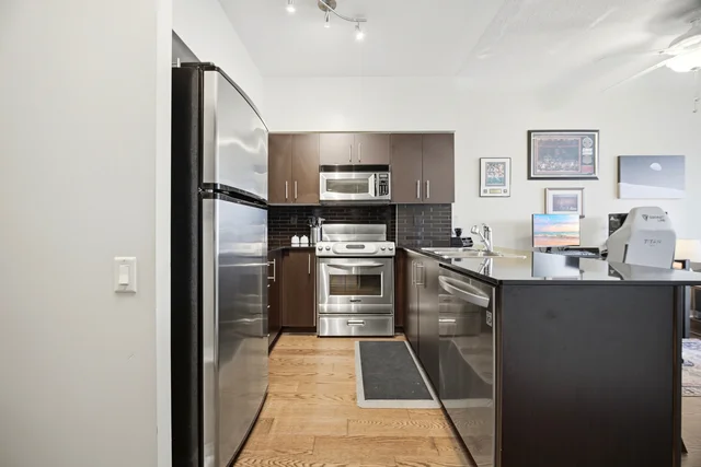 #601-15 Windermere Avenue, Toronto - photo 9