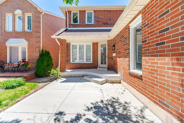 37 Lord Simcoe Drive, Brampton - photo 7