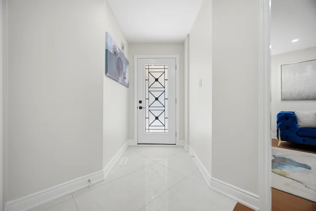 37 Lord Simcoe Drive, Brampton - photo 9