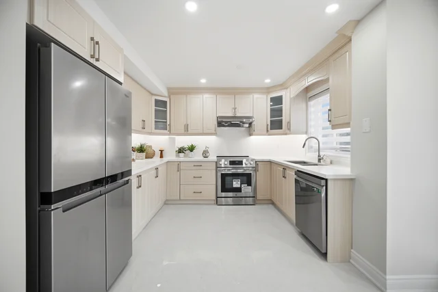 37 Lord Simcoe Drive, Brampton - photo 18