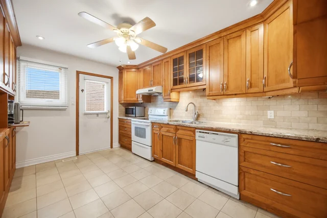 4070 Pavillion Court, Mississauga - photo 16