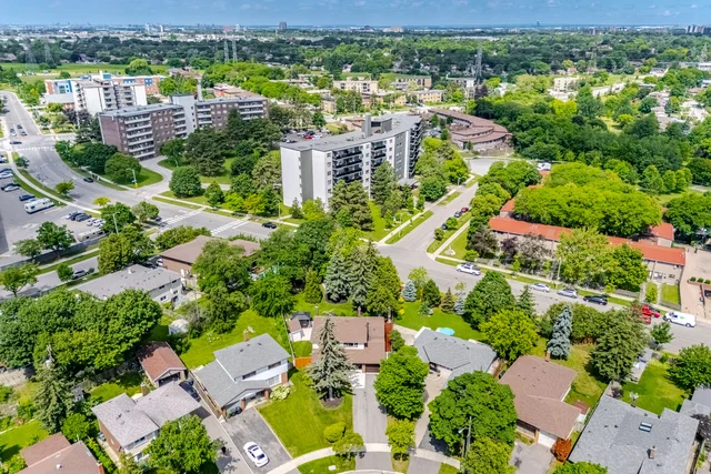 74 Ringway Crescent, Etobicoke - photo 1