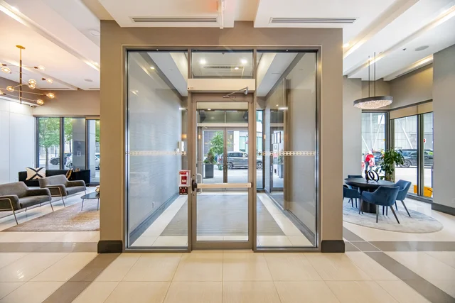 19 Grand Trunk Crescent #3708, Toronto - photo 3