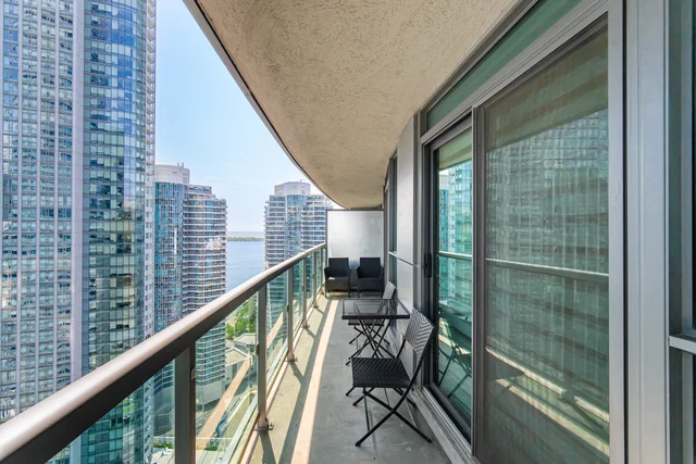 19 Grand Trunk Crescent #3708, Toronto - photo 31