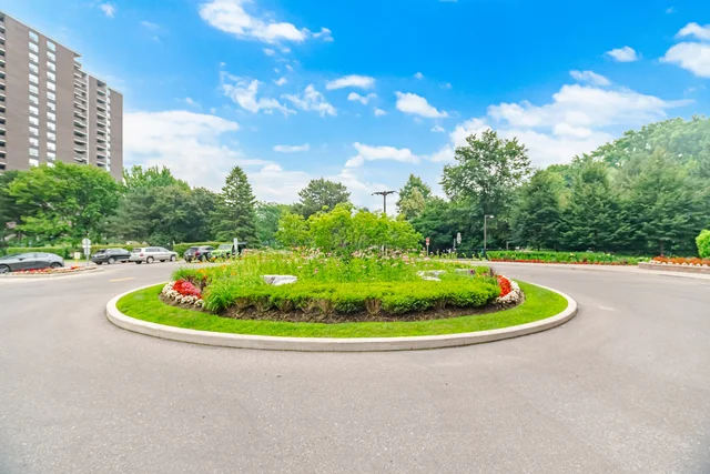 #411-1485 Lakeshore Road East, Mississauga - photo 2