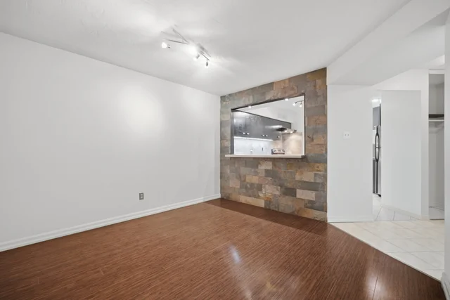 #411-1485 Lakeshore Road East, Mississauga - photo 23