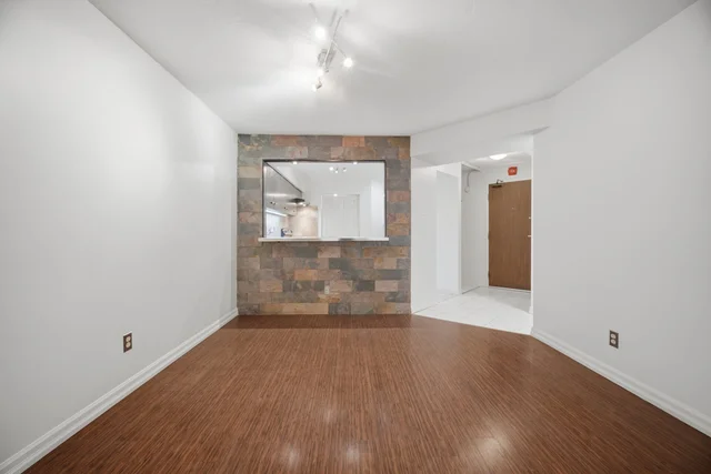 #411-1485 Lakeshore Road East, Mississauga - photo 25
