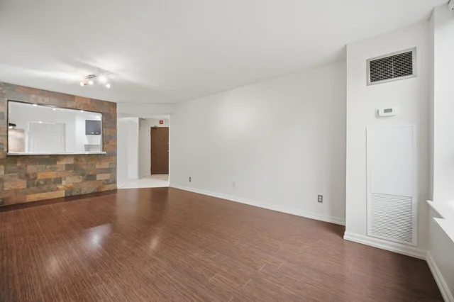 #411-1485 Lakeshore Road East, Mississauga - photo 29