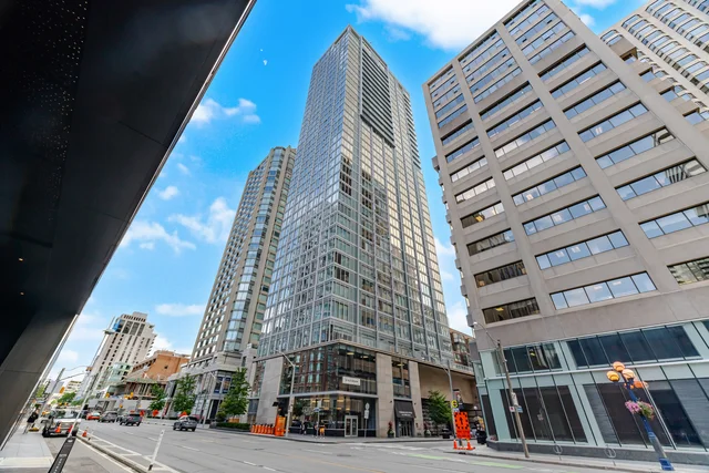 #1806-188 Cumberland Street, Toronto - photo 1