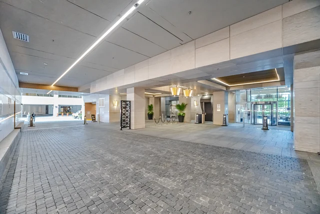 #1806-188 Cumberland Street, Toronto - photo 3