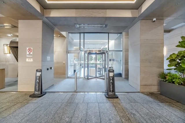 #1806-188 Cumberland Street, Toronto - photo 4