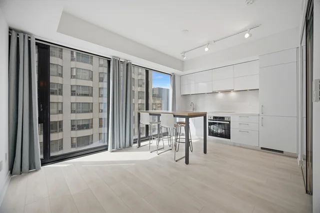 #1806-188 Cumberland Street, Toronto - photo 18