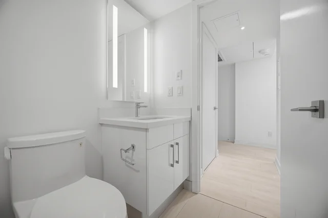 #1806-188 Cumberland Street, Toronto - photo 27