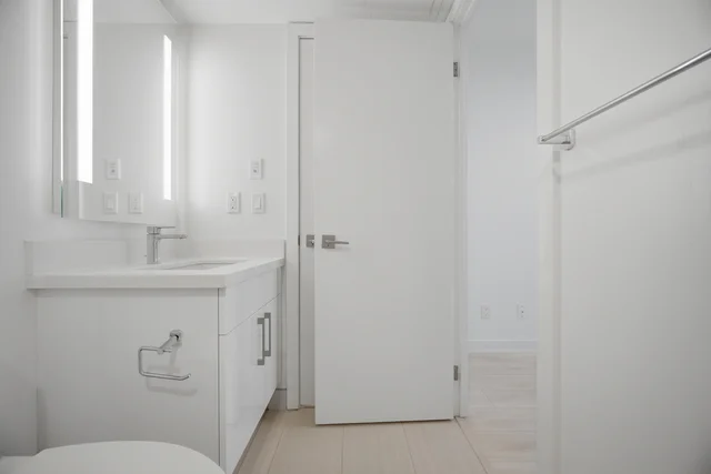 #1806-188 Cumberland Street, Toronto - photo 28