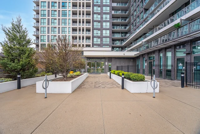 #312-80 Esther Lorrie Drive, Etobicoke - photo 2