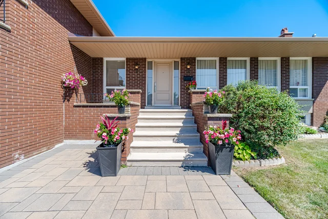 48 Clair Road, North York - photo 9