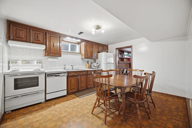 48 Clair Road, North York - photo 68
