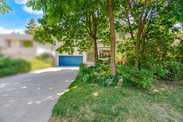 9 Saguenay Avenue, Toronto - photo 2