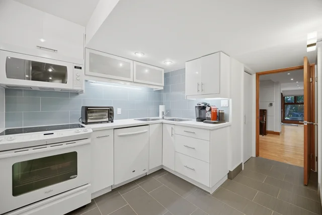 9 Saguenay Avenue, Toronto - photo 85