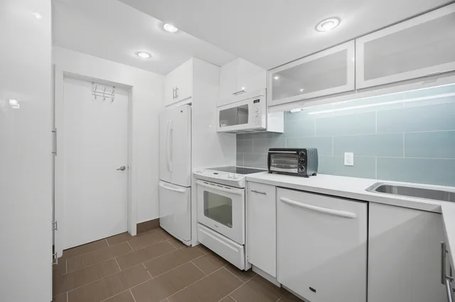 9 Saguenay Avenue, Toronto - photo 87