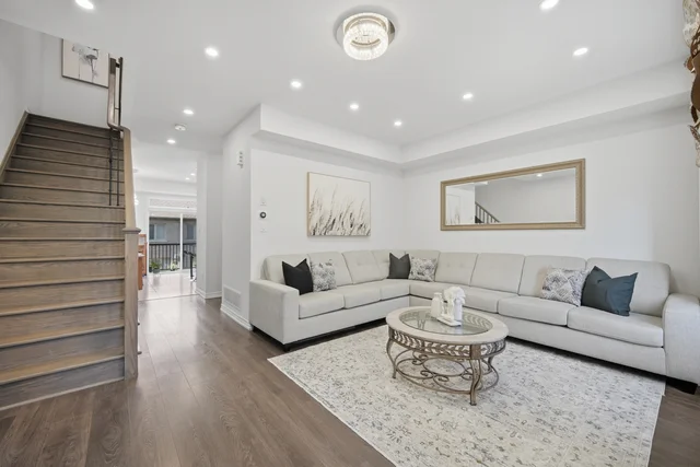 38 Hallmark Way, Whitby - photo 17