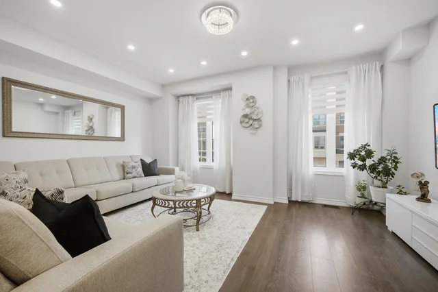 38 Hallmark Way, Whitby - photo 18
