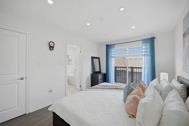 38 Hallmark Way, Whitby - photo 25