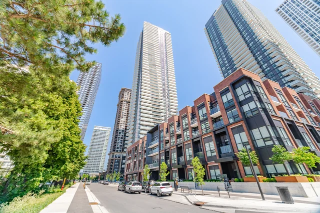 #2709-430 Square One Drive, Mississauga - photo 1