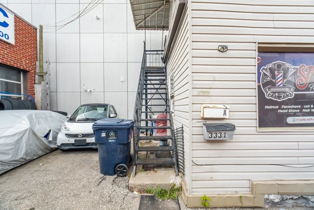 3331 Dundas Street West, Toronto - photo 4