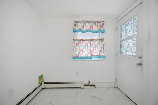 3331 Dundas Street West, Toronto - photo 6