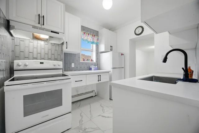 3331 Dundas Street West, Toronto - photo 8