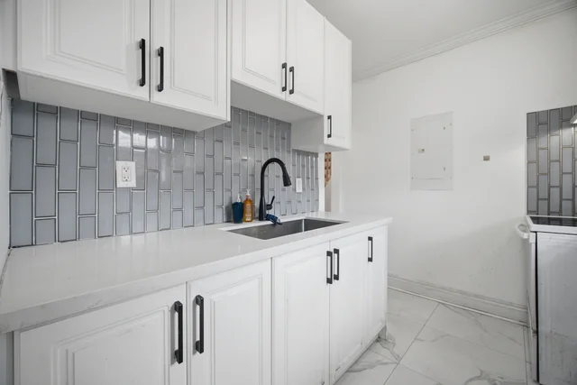 3331 Dundas Street West, Toronto - photo 9