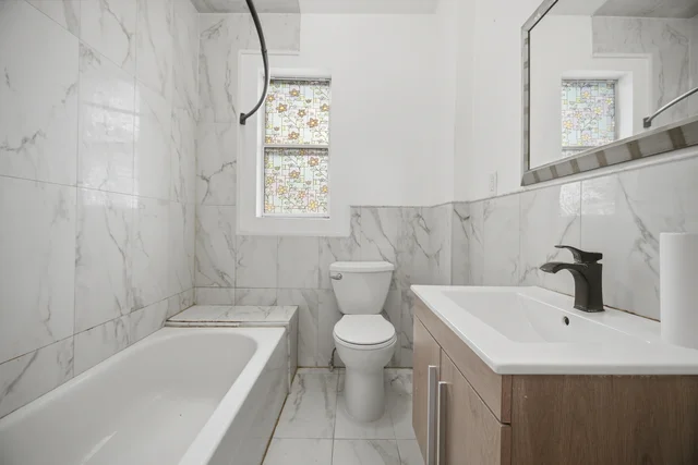 3331 Dundas Street West, Toronto - photo 12
