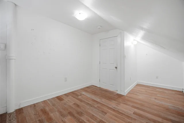 3331 Dundas Street West, Toronto - photo 23