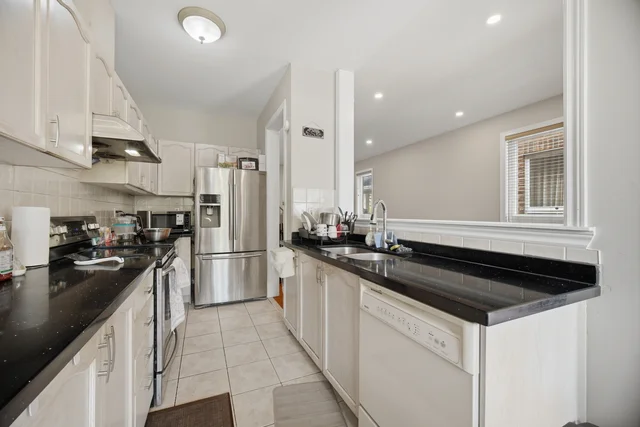 7443 Russian Olive Close, Mississauga - photo 18