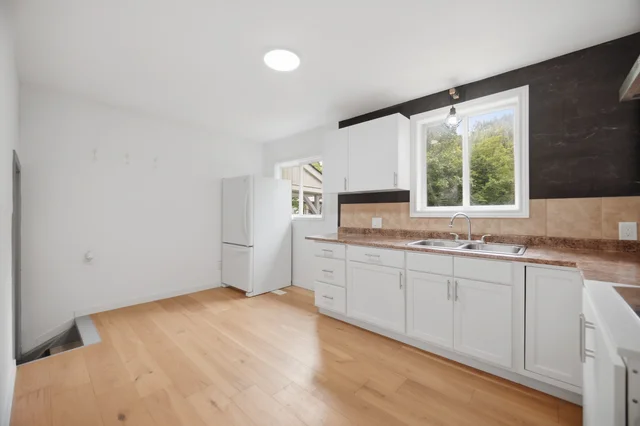 32 Maple Avenue East, Georgetown - photo 26