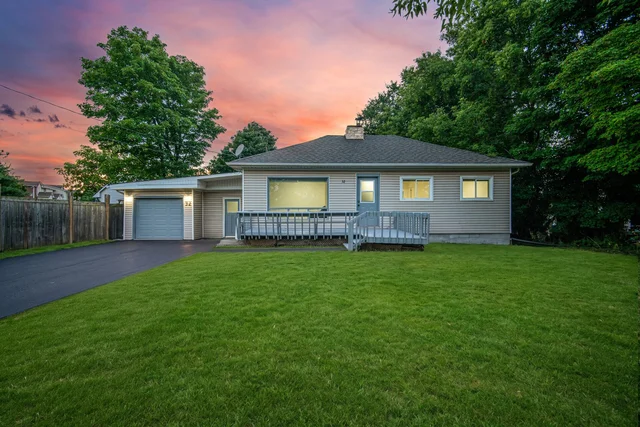 32 Maple Avenue East, Georgetown - photo 1