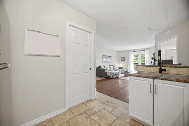 #207-2020 Cleaver Avenue, Burlington - photo 8