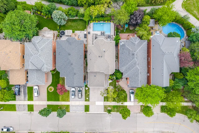 6878 Summer Heights Drive, Mississauga - photo 2