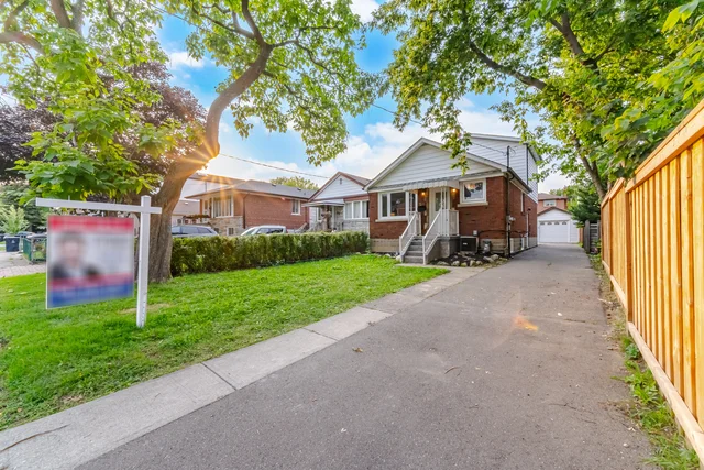 30 Elder Avenue, Toronto - photo 2