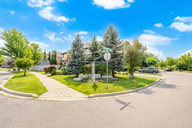 162 Corner Brook Crescent, Woodbridge - photo 18