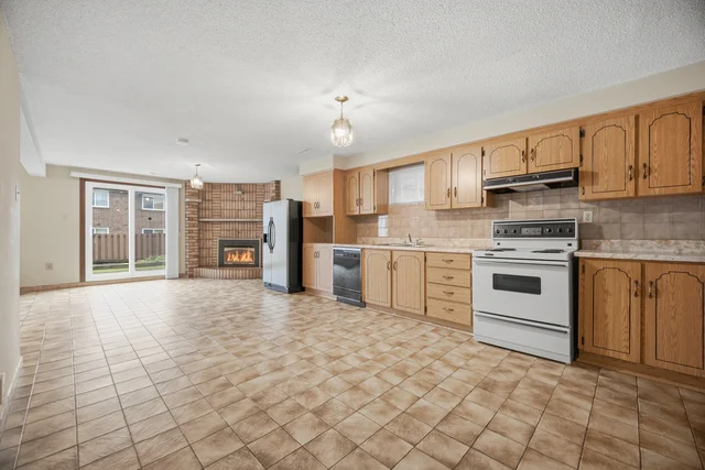 103 John Lindsay Court, North York - photo 53