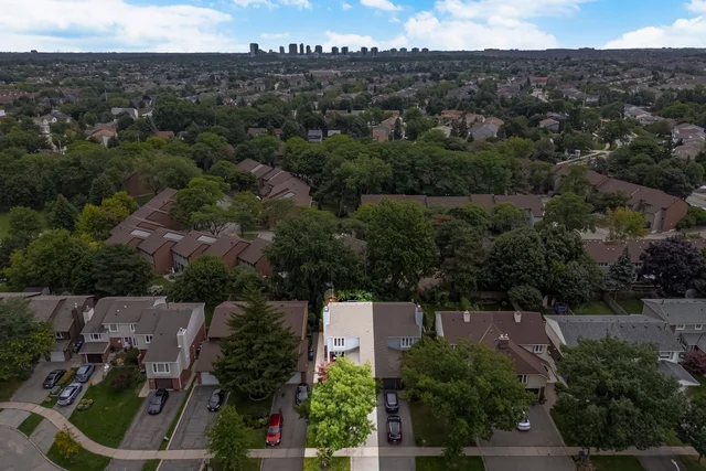 6298 Starfield Crescent, Mississauga - photo 2