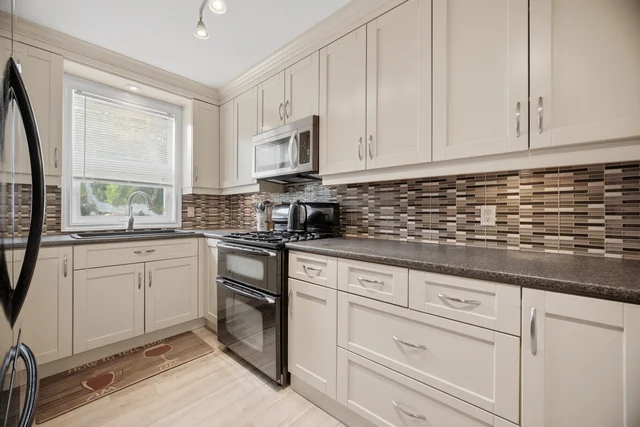 10 Elmview Court, Etobicoke - photo 18