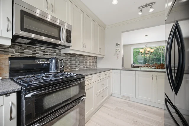 10 Elmview Court, Etobicoke - photo 19