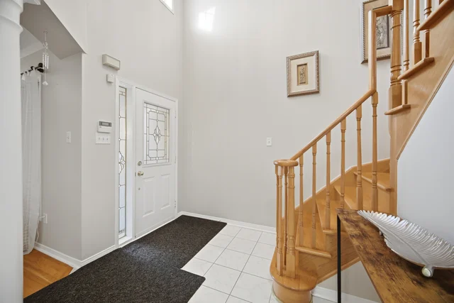 39 Legend Lane, Brampton - photo 9