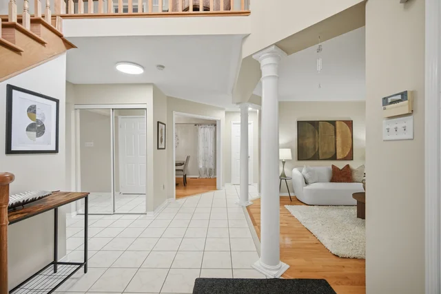39 Legend Lane, Brampton - photo 11