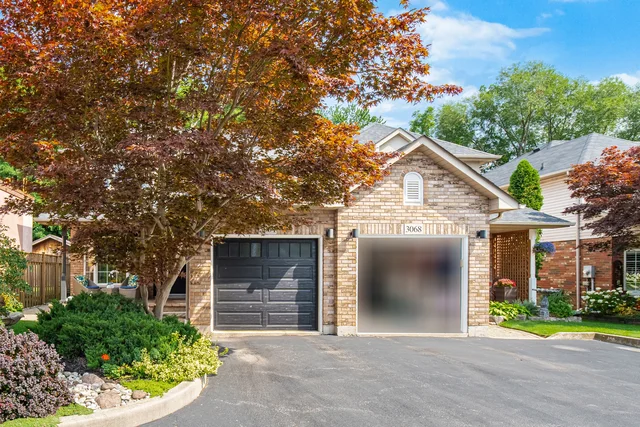 3064 Lakeshore Road West, Oakville - photo 1
